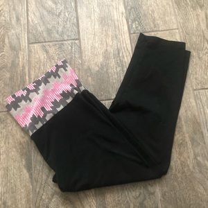 Victoria’s Secret cropped yoga pants